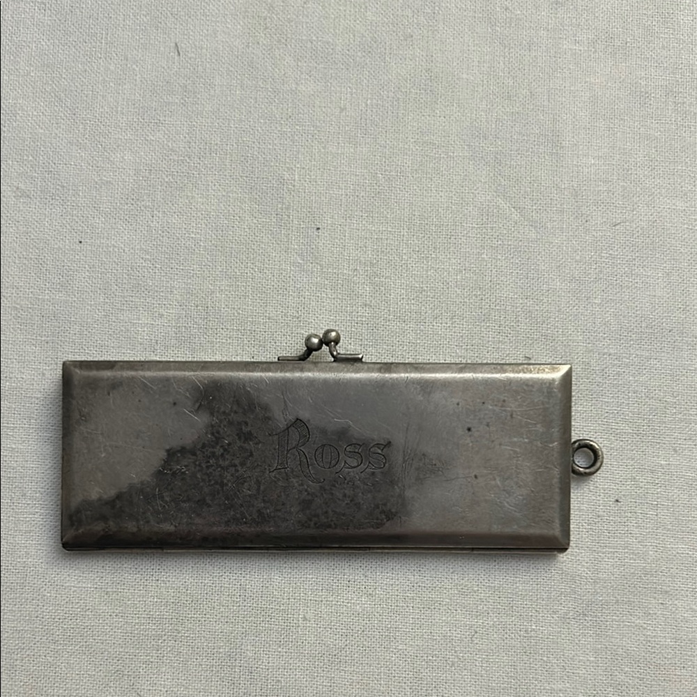 Elegant Silver Rectangular Locket - Picture 4 of 5